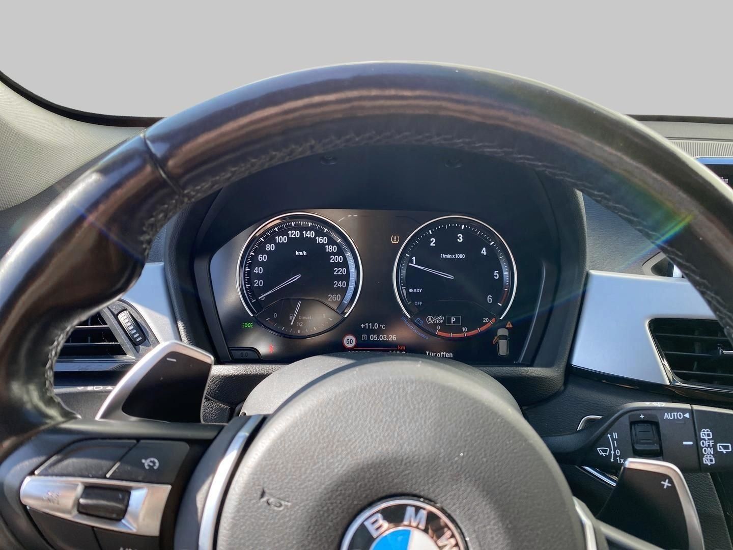 BMW X1 sDrive18d AHK Navi Soundsystem LED El. Heckkl foto 10