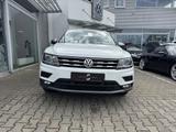 Volkswagen Tiguan Allspace 2.0 TDI Comfortline Navi ACC Kam - VW Tiguan Allspace Gebrauchtwagen in Stuttgart