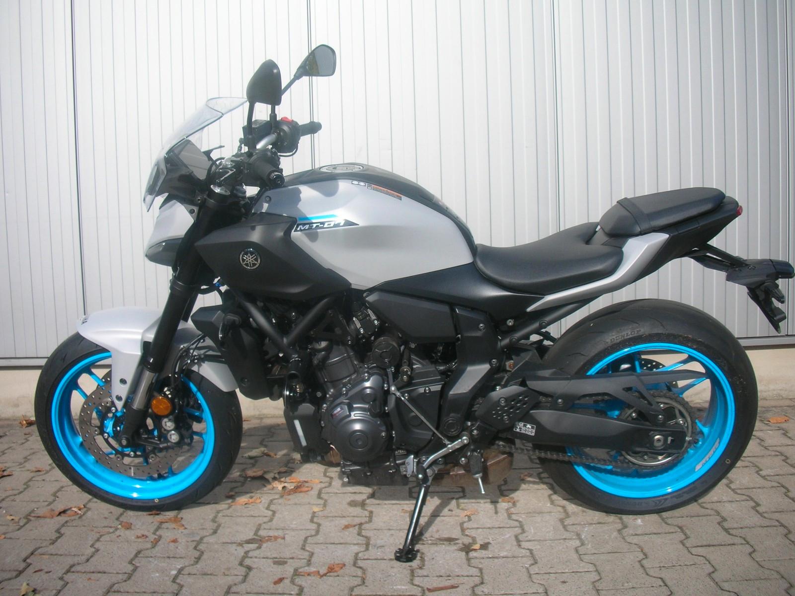 Yamaha MT-07 1 HAND