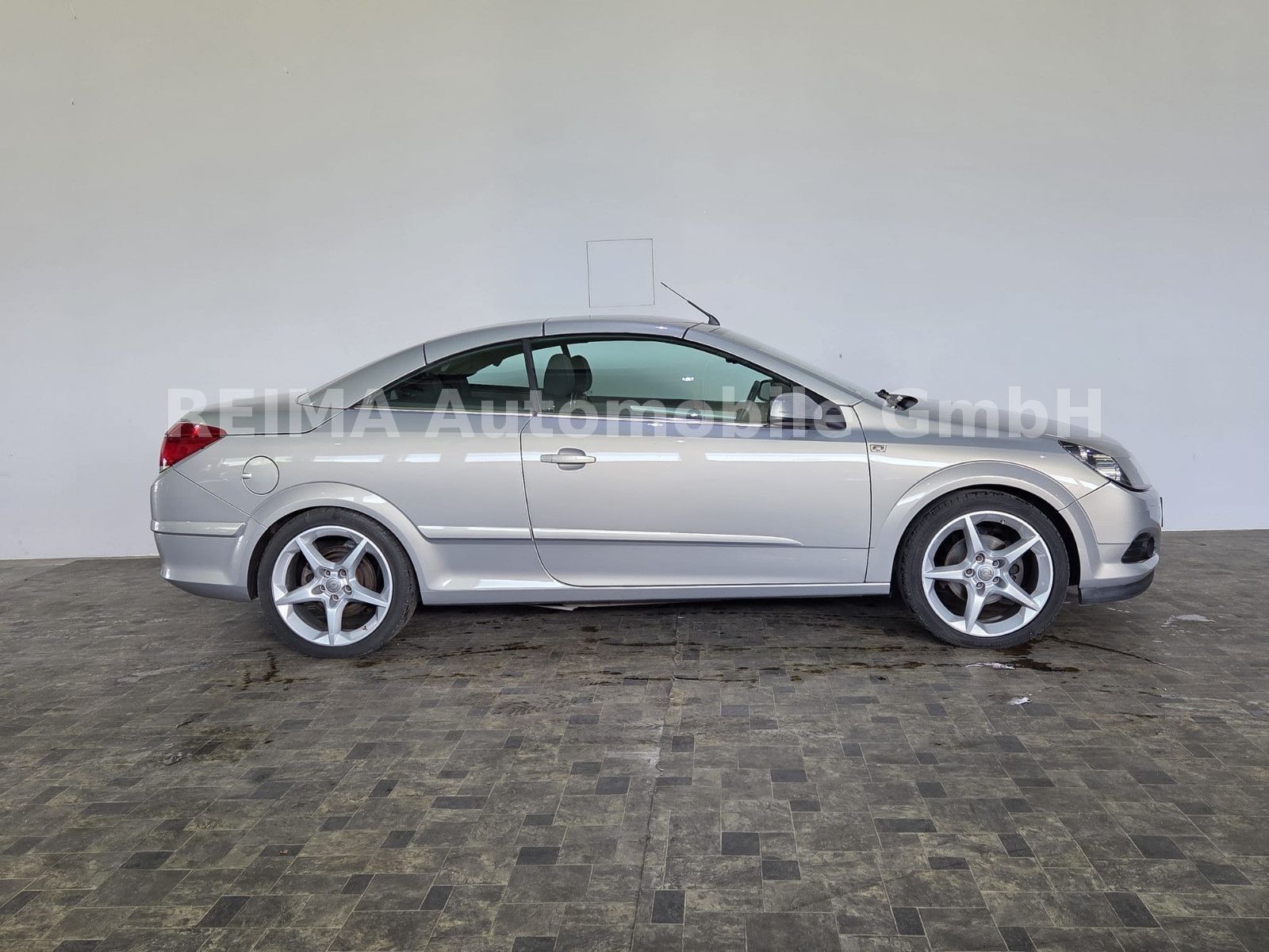 Fahrzeugabbildung Opel Astra 1,8i  H Twin Top Edition
