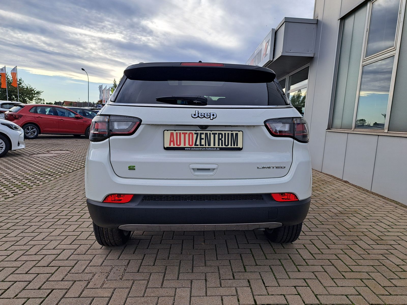 Fahrzeugabbildung Jeep Compass LIMITED+ 1.5 e-Hybrid PANODACH 19"ALU