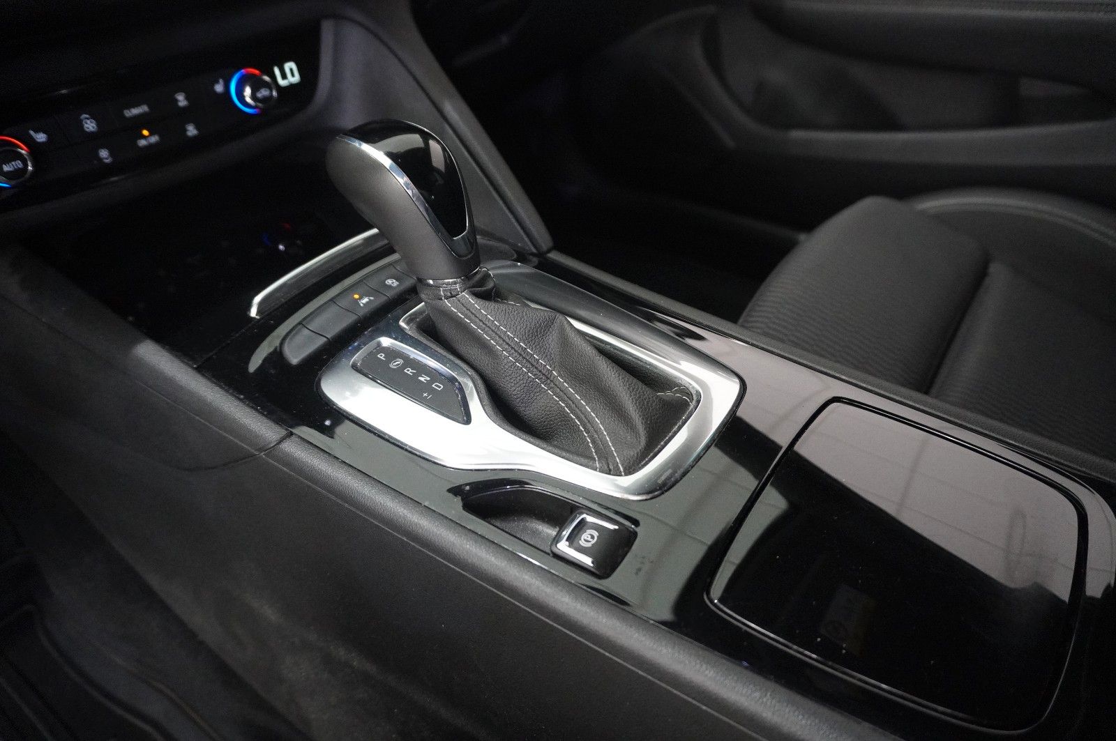 Fahrzeugabbildung Opel Insignia B ST 2.0D INNOV. NAVI/LED/KAMERA/SH/AHK