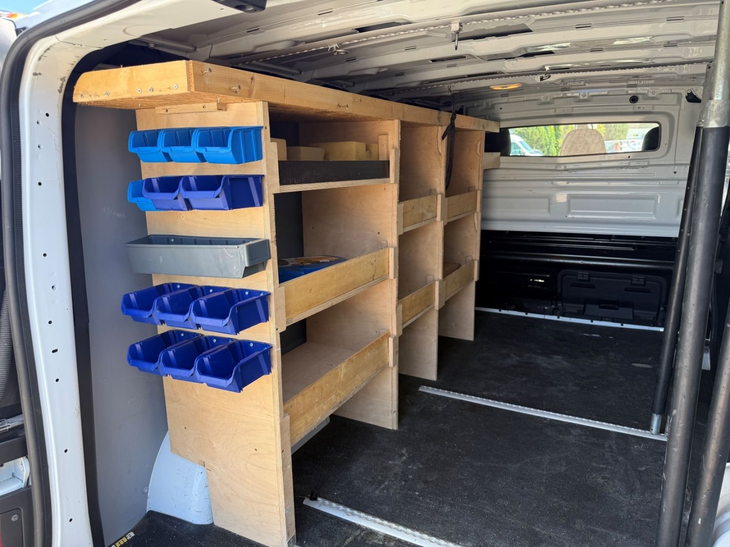 Fahrzeugabbildung Opel Vivaro B Kasten L2H1 Regalsystem+Kamera+AHK
