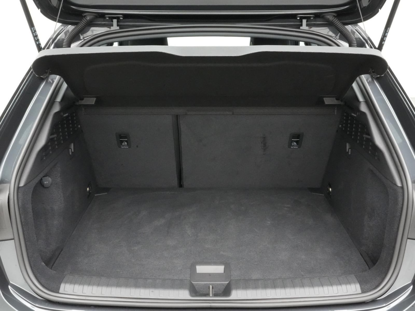 Audi A3 Sportback ACC NAVI SHZ LED KAM PDC