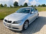 BMW Schöner BMW 320i E 90 silber Scheckheft, A... - BMW 320 mit Benzin-Antrieb: Limousine, E90 320i