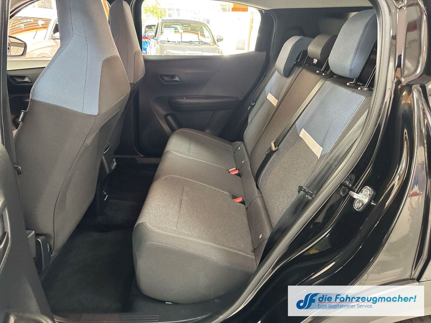 Fahrzeugabbildung Opel Frontera Electric Edition 83 kW Digitales Cockpi