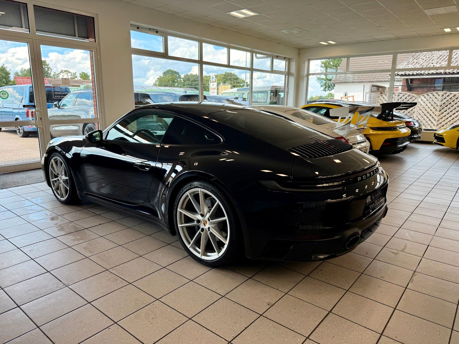 Fahrzeugabbildung Porsche 911 992 Carrera 4S SportDesign/ACC/SCP/APPROVED
