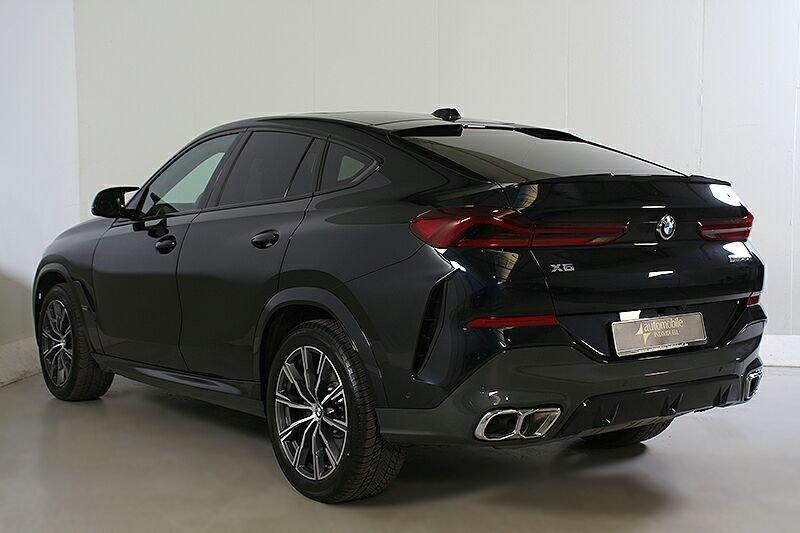 BMW X6 M60i xDr NP 147270.-! AHK Panorama Standh B&W
