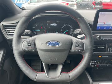 Fahrzeugabbildung Ford Focus ST-Line LED, Verkehrszeichenerk, Navi, SHZ