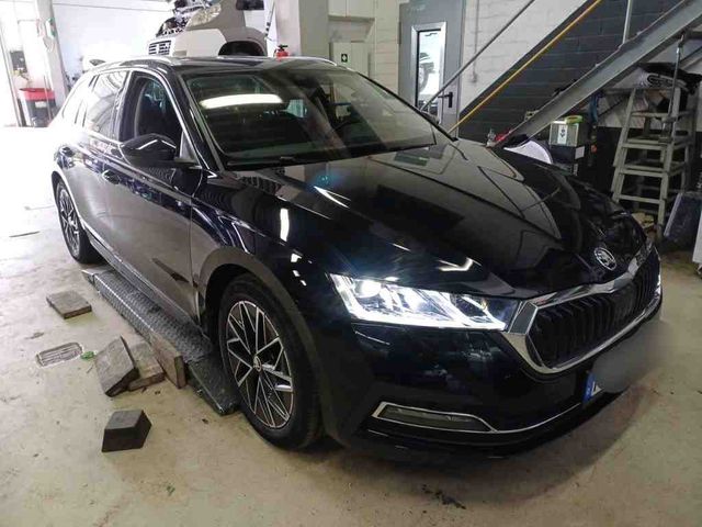 Octavia Combi 2.0 TDI DSG First Edition LED+PANO