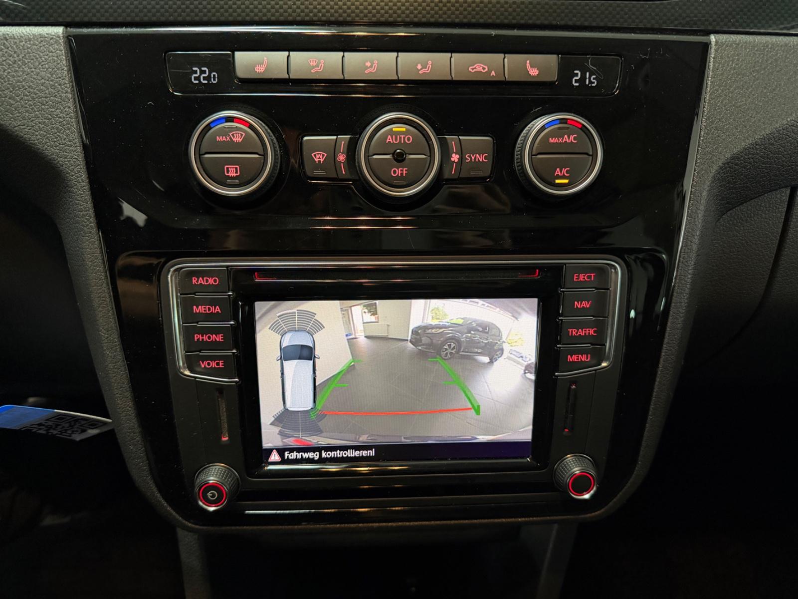 Volkswagen Caddy  Highline/ACC/Kamera/Navi/Bi-Xenon/1.H