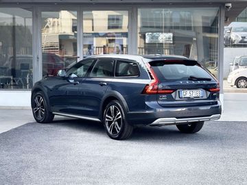 Volvo V90 Cross Country - 4