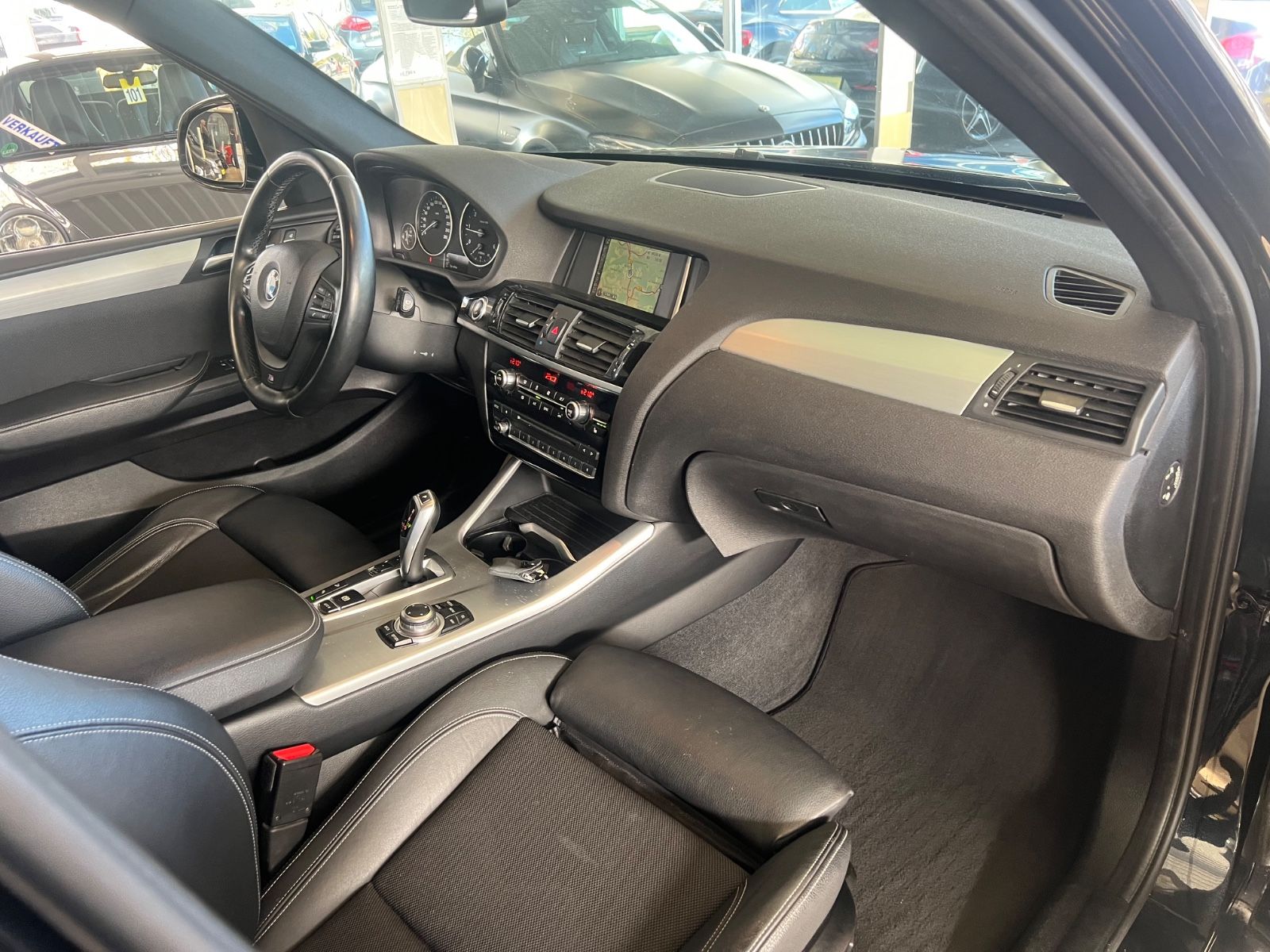 Fahrzeugabbildung BMW X3 xDrive 20 d M Sport Paket *PANO*XENON*NAVI*