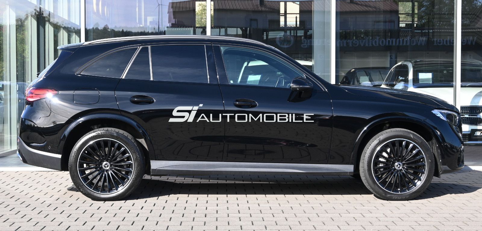 Fahrzeugabbildung Mercedes-Benz GLC 300 e 4M AMG Adv.+°NIGHT°ACC°MEMORY°20"°360°