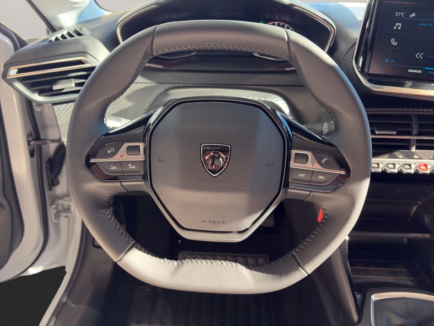 Peugeot 208 - Bild 9