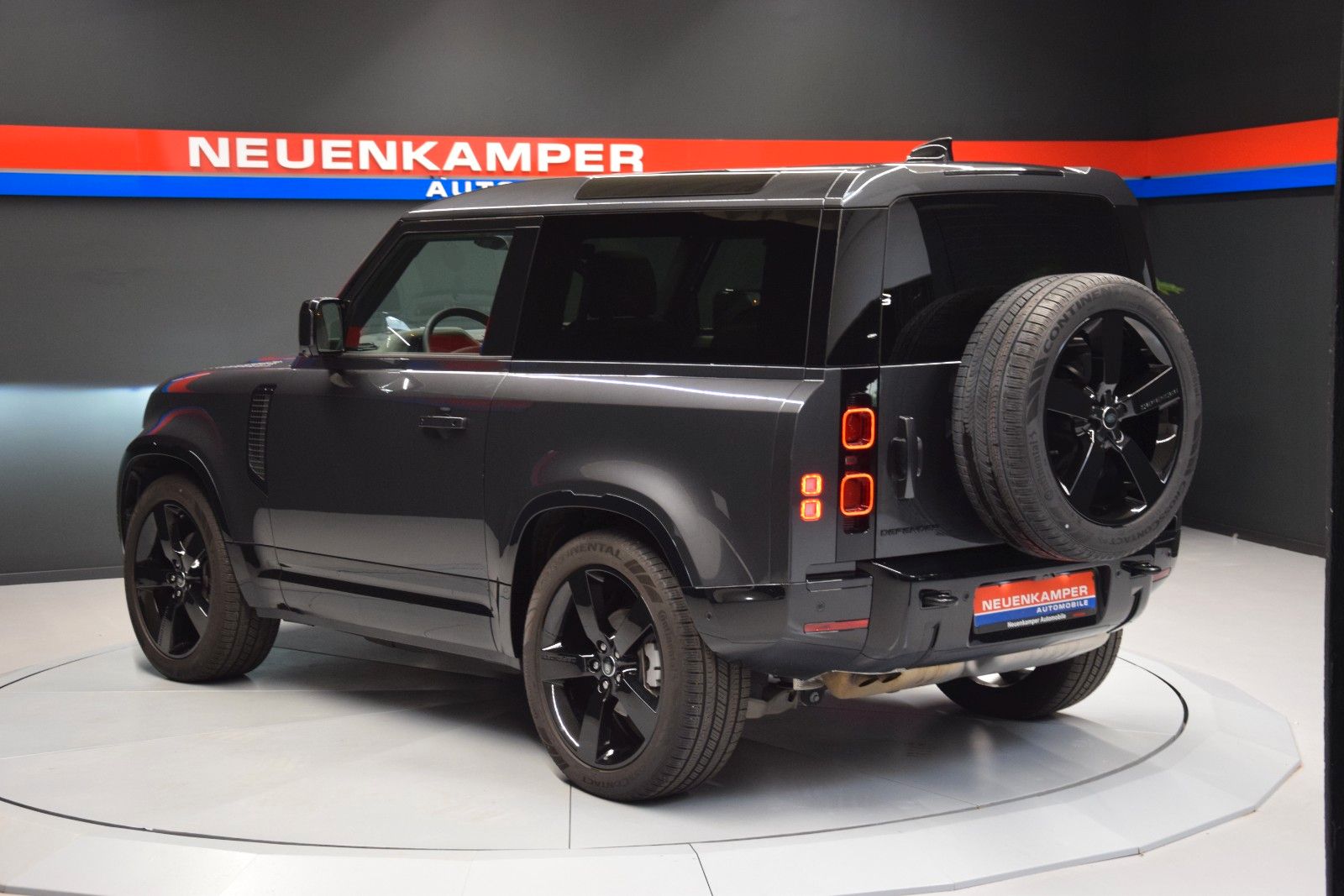 Fahrzeugabbildung Land Rover Defender 90 X-Dynamic HSE Black Pano HuD 360°