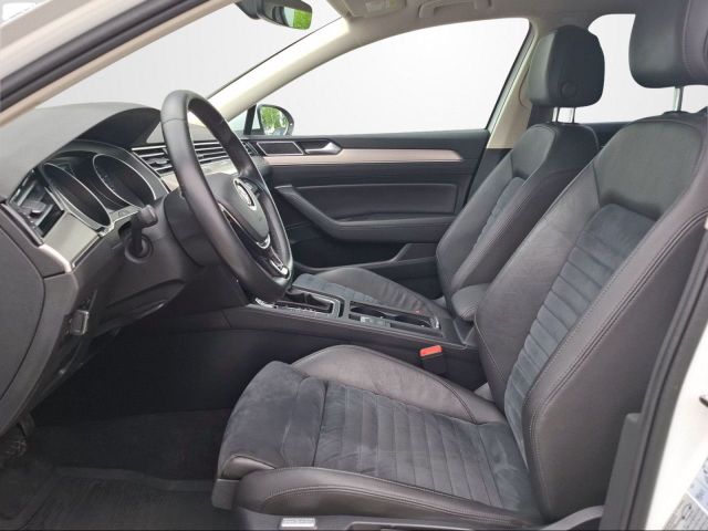 PASSAT VARIANT 2.0 TDI DSG HIGHLINE ACC+LED+SHZ