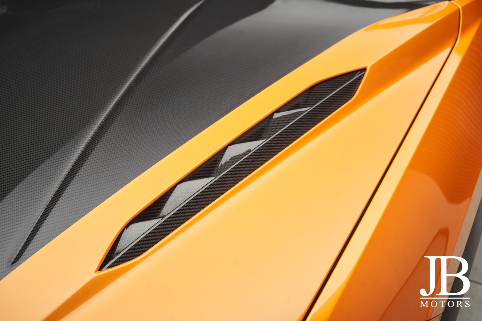 Fahrzeugabbildung Lamborghini Urus Performante Carbon Head-Up Akrapovic