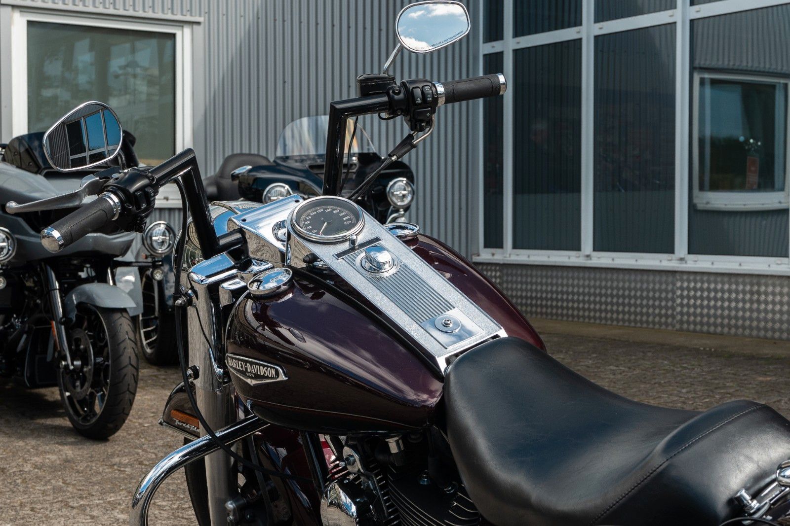 Fahrzeugabbildung Harley-Davidson FLHRC Road King Classic - Ape - Le Pera