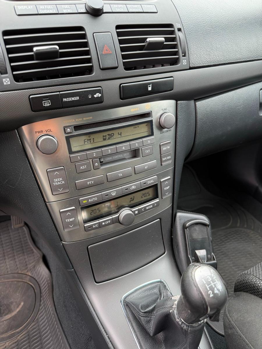 Toyota Avensis 2005 — photo 16