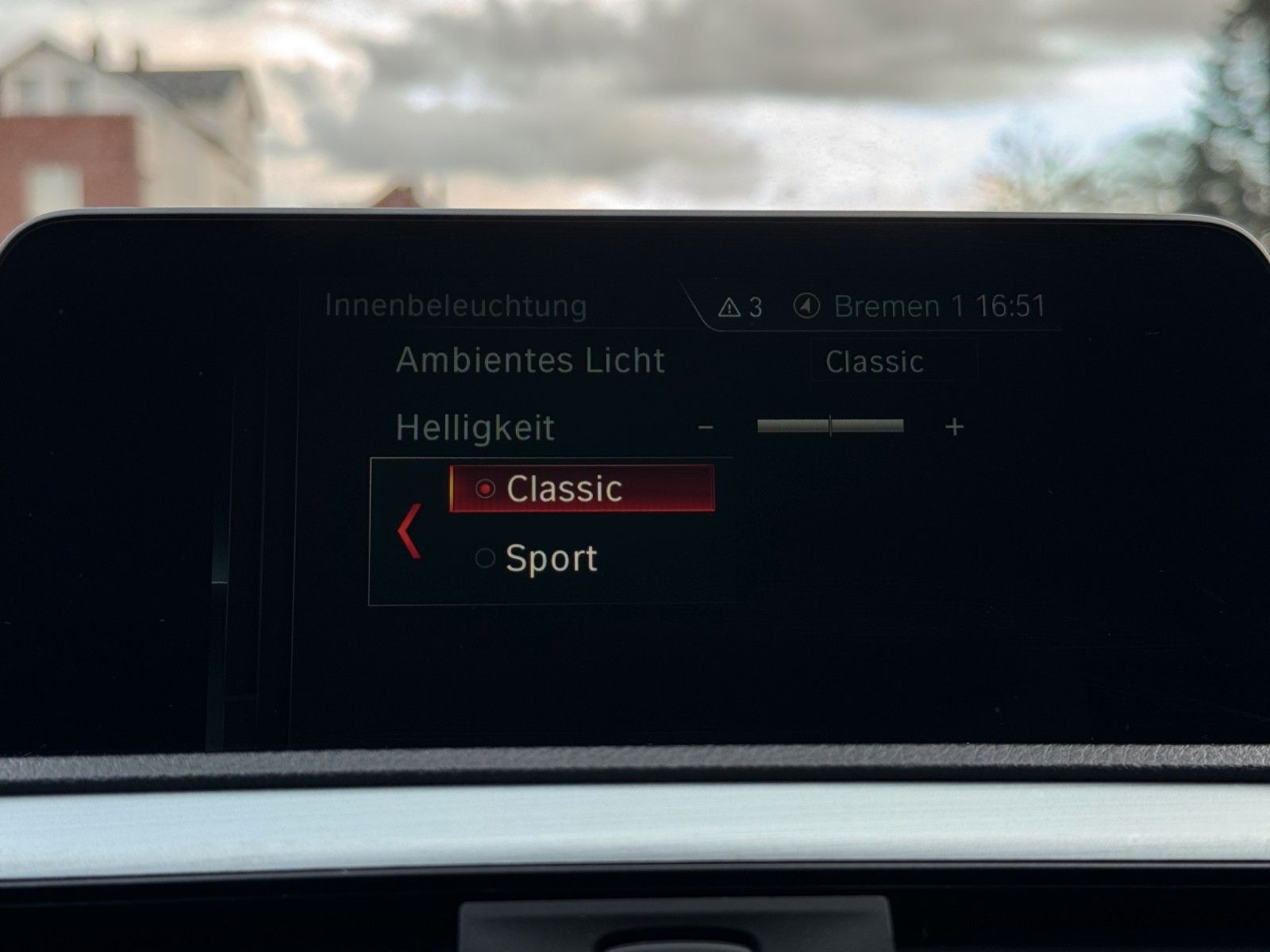 Fahrzeugabbildung BMW 118i Sport Line *Leder*Navi*Dig.Cock*LED*