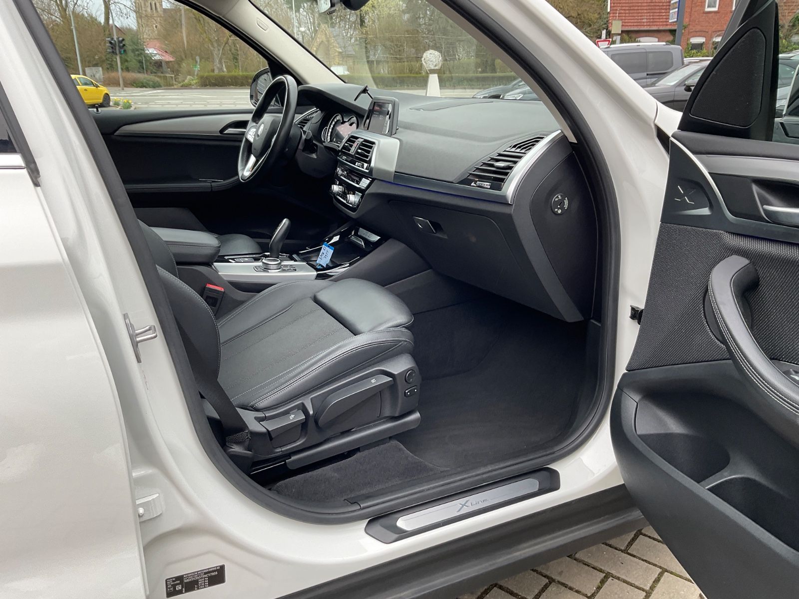 Fahrzeugabbildung BMW X3 xDrive20d AT,AHK,Kamera,HeadUpDisplay