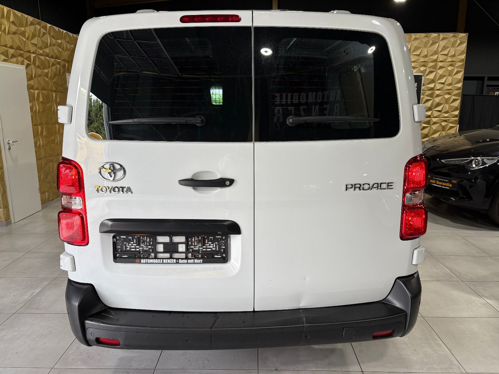 Fahrzeugabbildung Toyota Proace L2 Kasten Meister/360°/NAVI/APPLE/3-SITZ