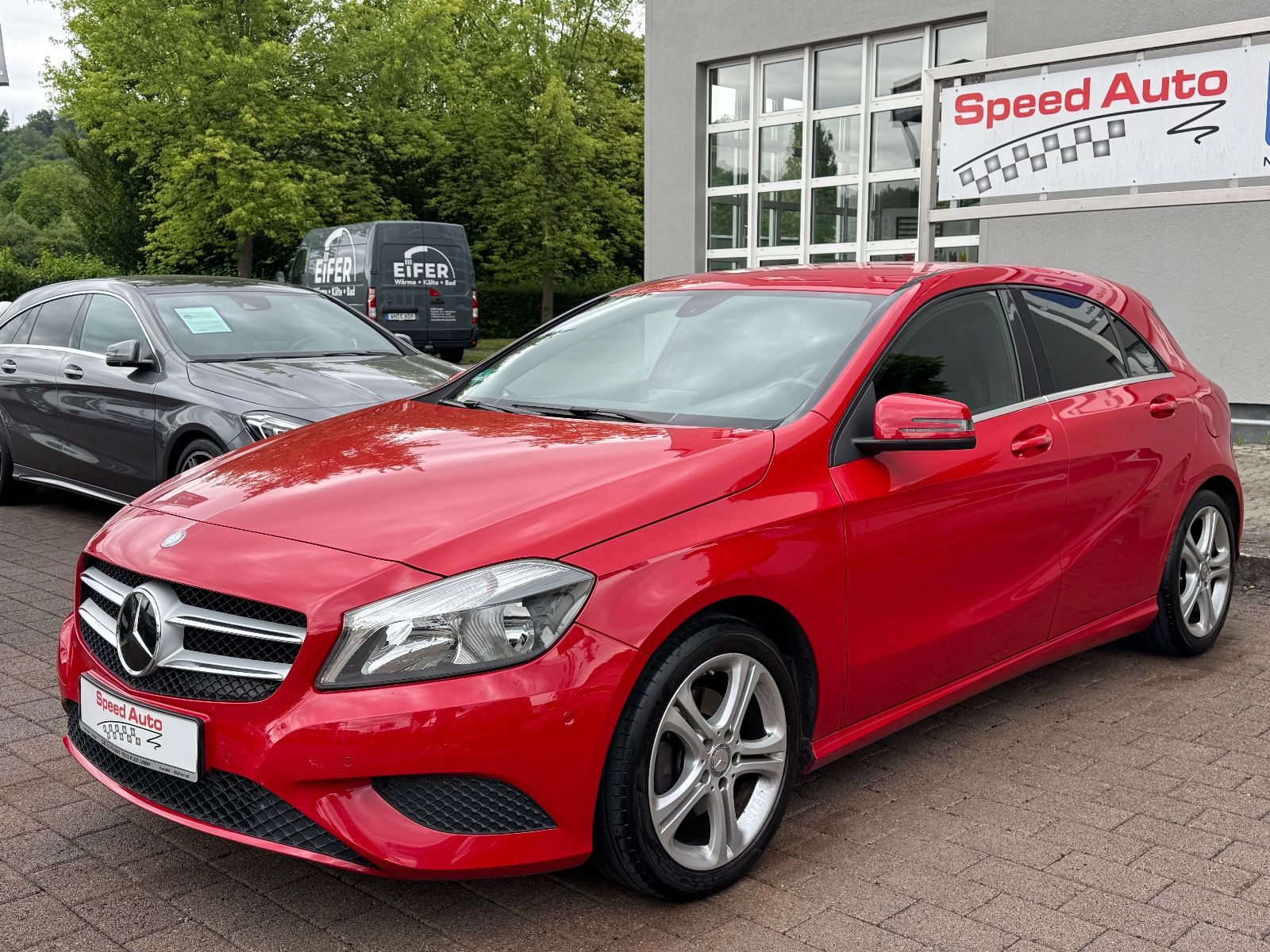 MERCEDES-BENZ A 180