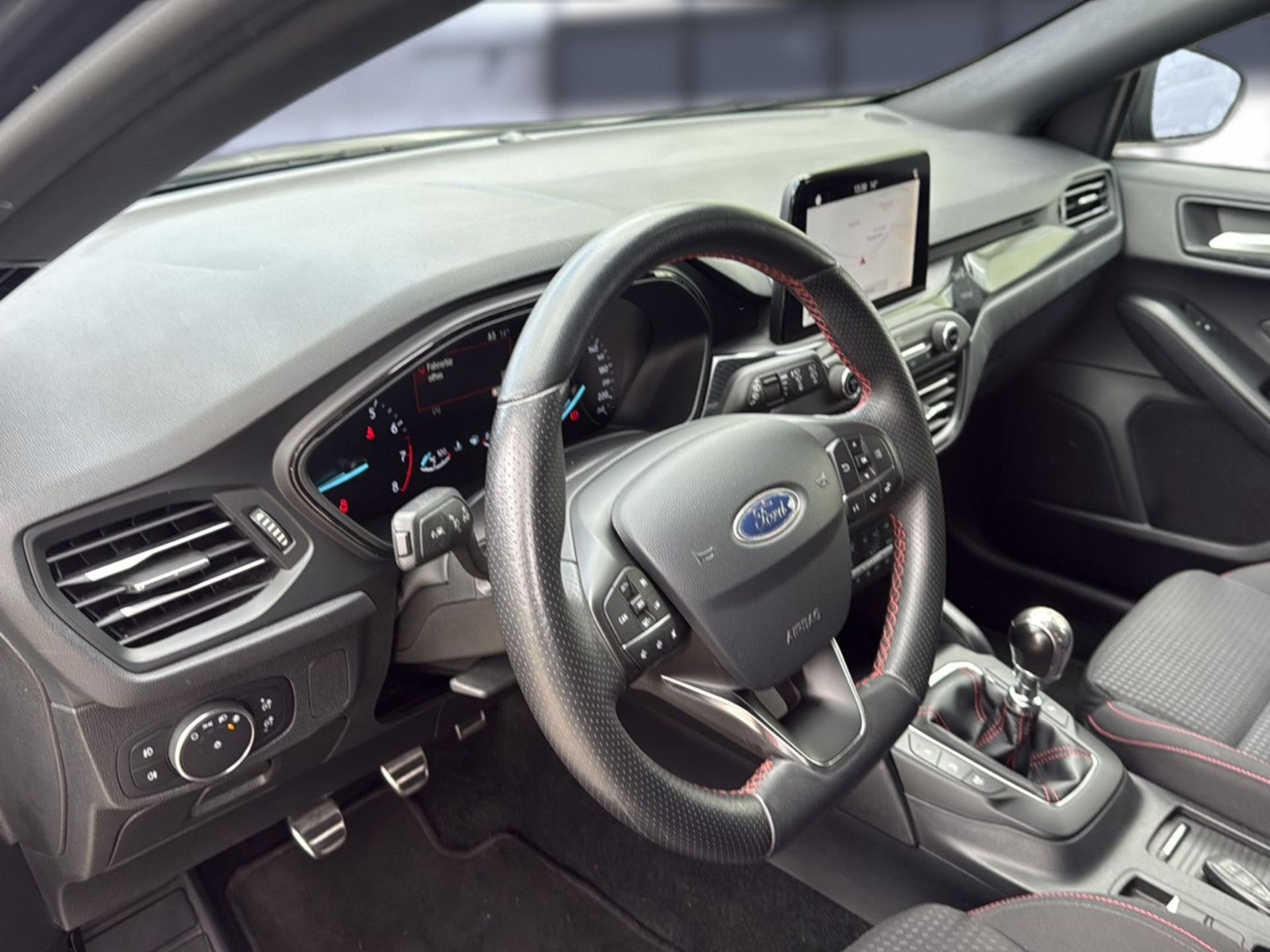 Fahrzeugabbildung Ford Focus Turnier ST-Line/