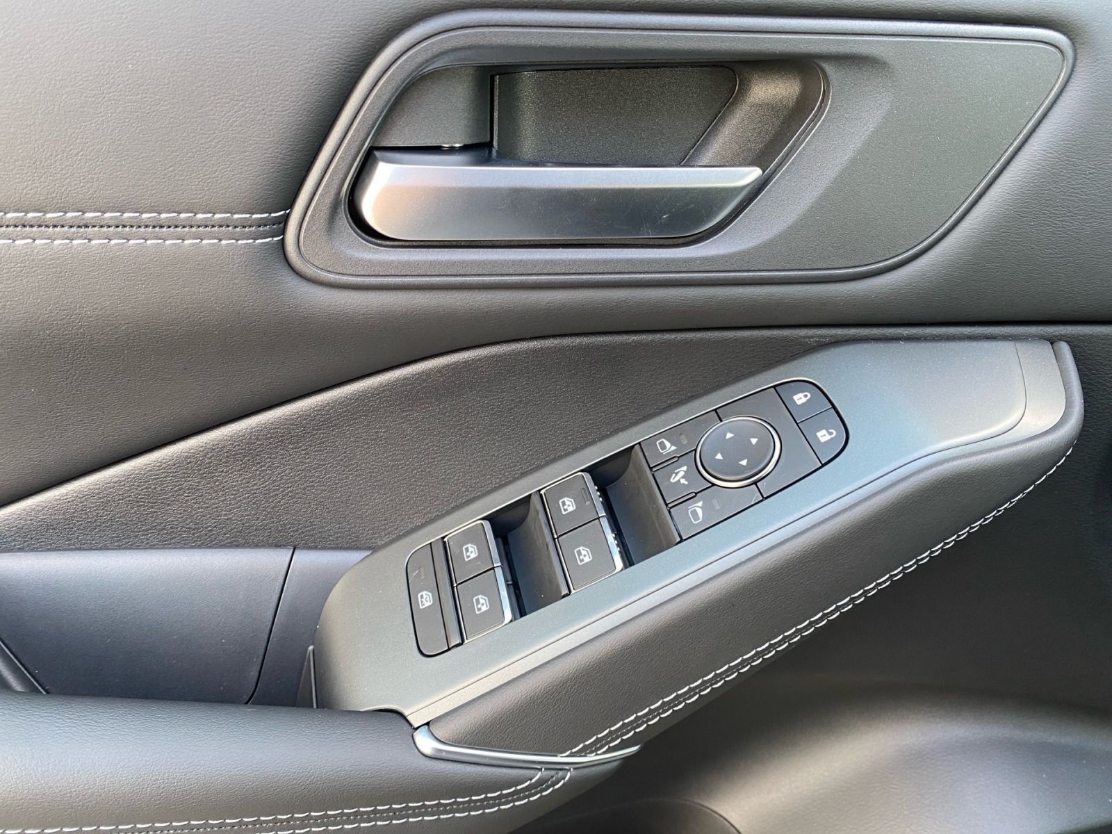 Fahrzeugabbildung Nissan Qashqai N-Connecta*NAVI*PDC*SHZ*KAMERA