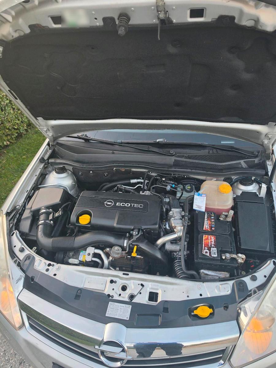 Opel Astra 2007 — photo 9