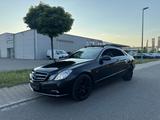 Mercedes-Benz E 350 E -Klasse Coupe E 350 CGI BlueEfficiency - Mercedes-Benz aus 2009: Klasse