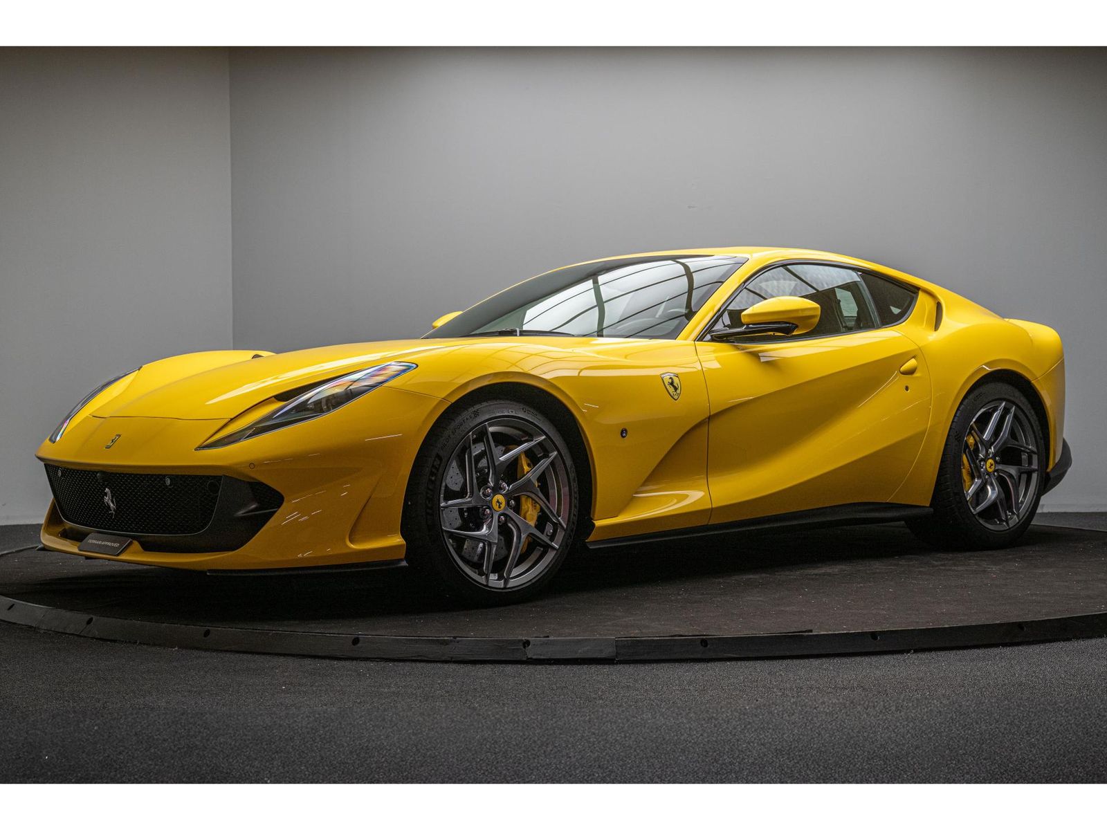 Ferrari 812 superfast 6.5 V12 800 imagem 2