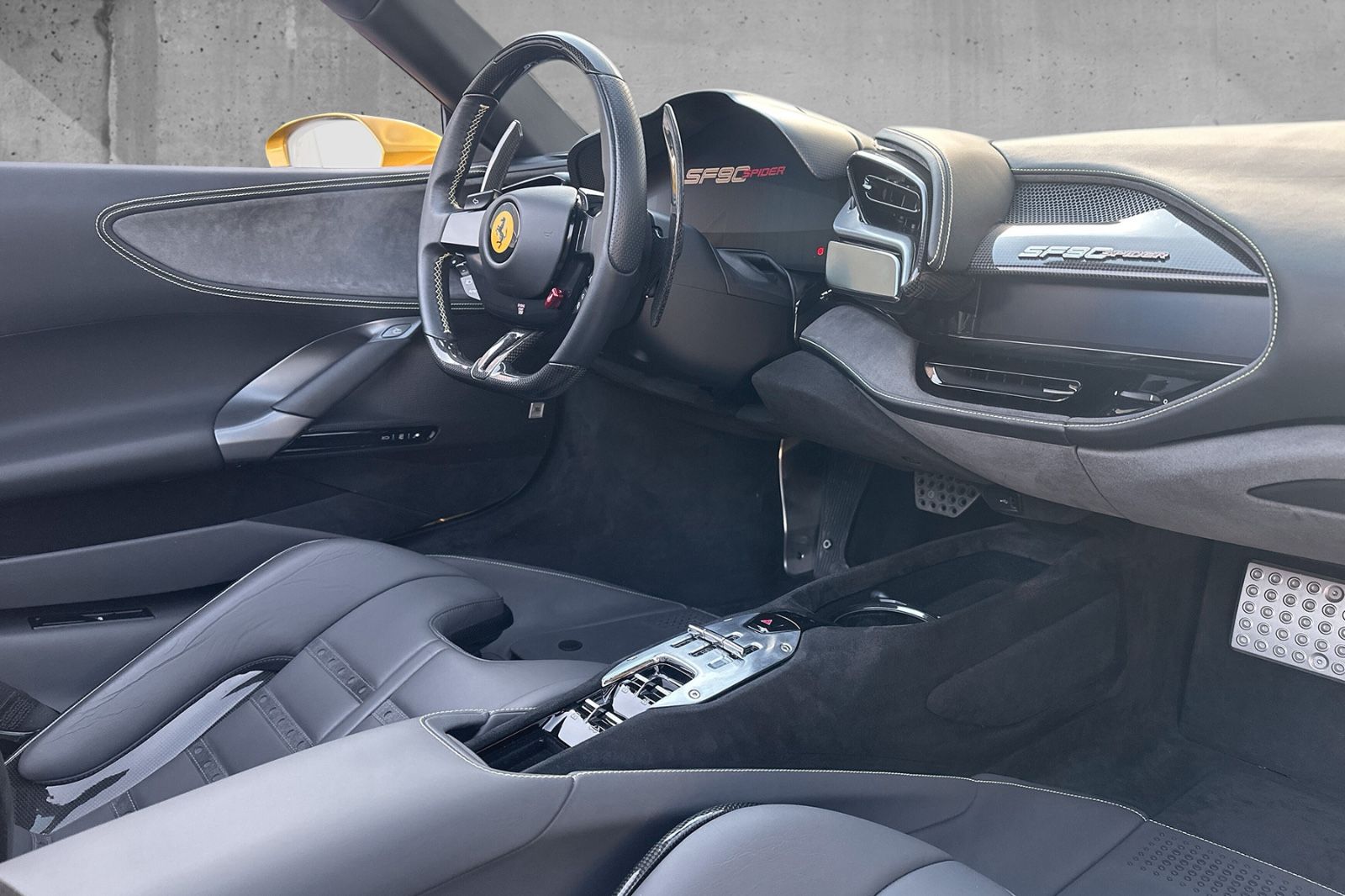 Fahrzeugabbildung Ferrari SF90 Spider*voll Carbon*Lift*Racing-Sitze*JBL*