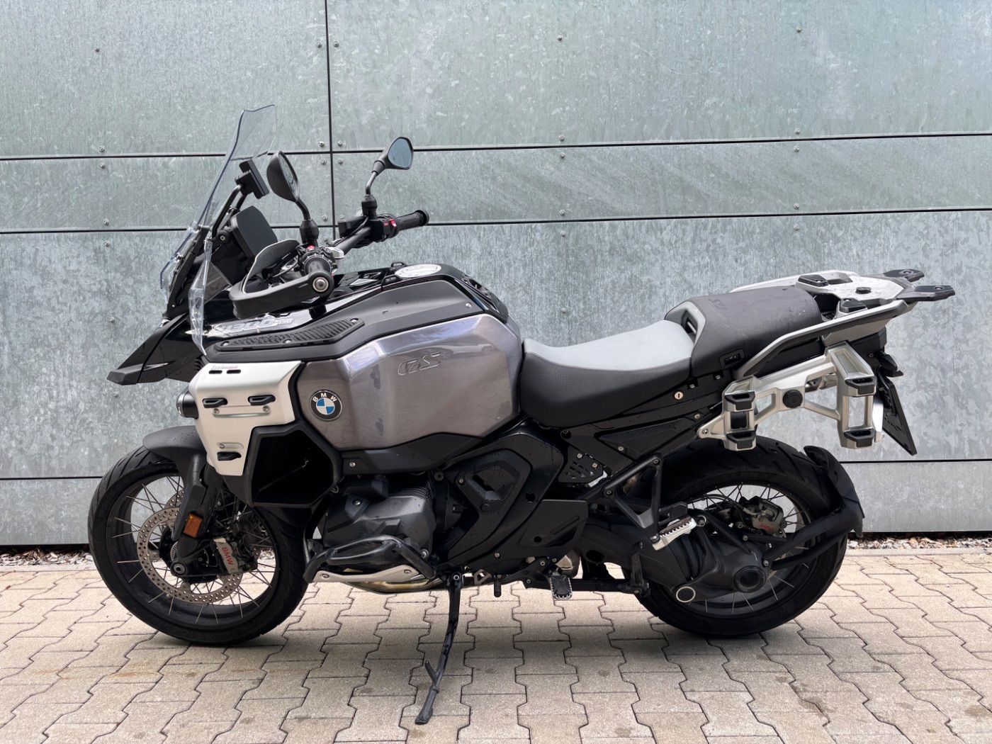 Fahrzeugabbildung BMW R 1300 GS Adventure Triple Black ASA 3 Pakete