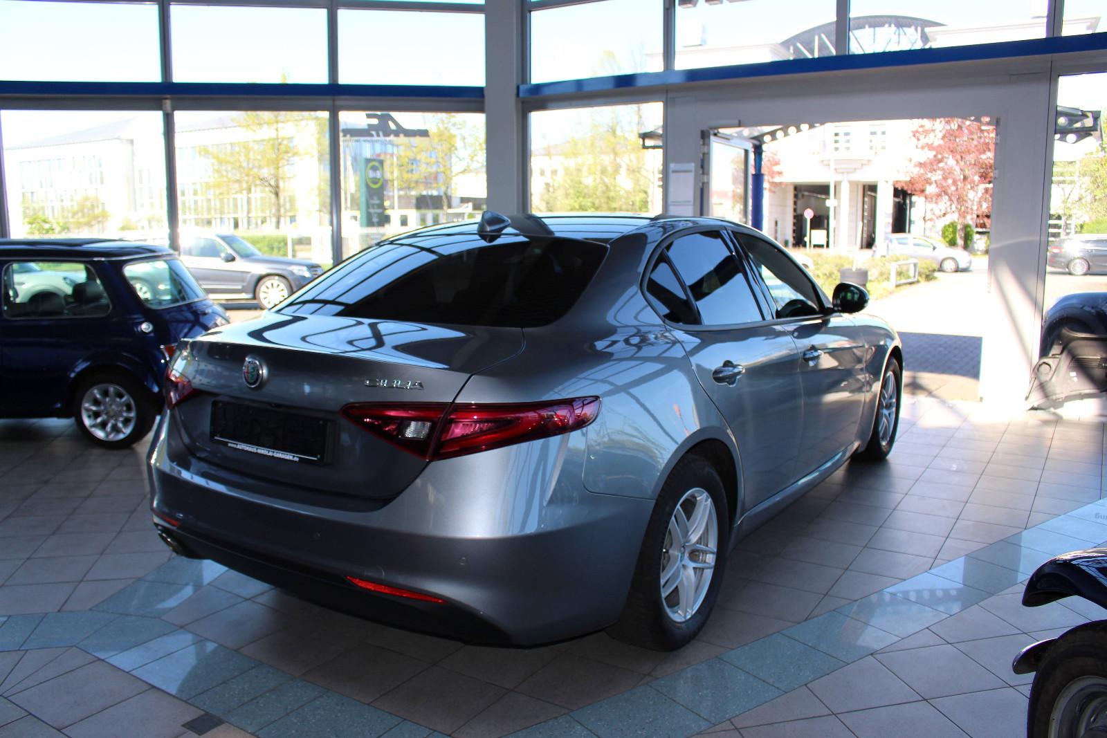Alfa Romeo Giulia 2.0 Turbo 16 V   Business
