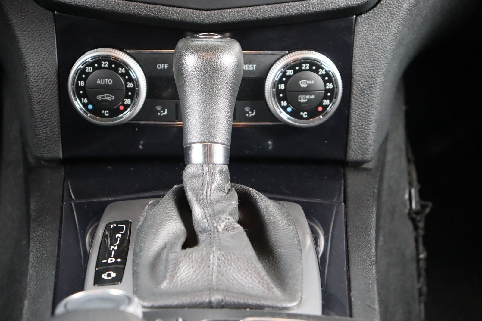 Fahrzeugabbildung Mercedes-Benz C 200 CDI T * Sitzhg. * PDC * Xenon