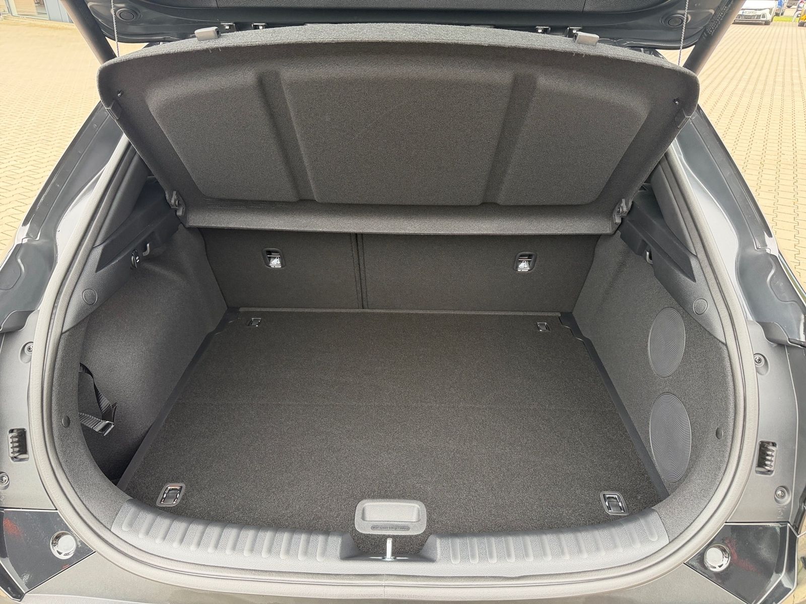 Fahrzeugabbildung Kia XCEED 1.6T 180 DCT SPI SD SITZ ADV Facelift