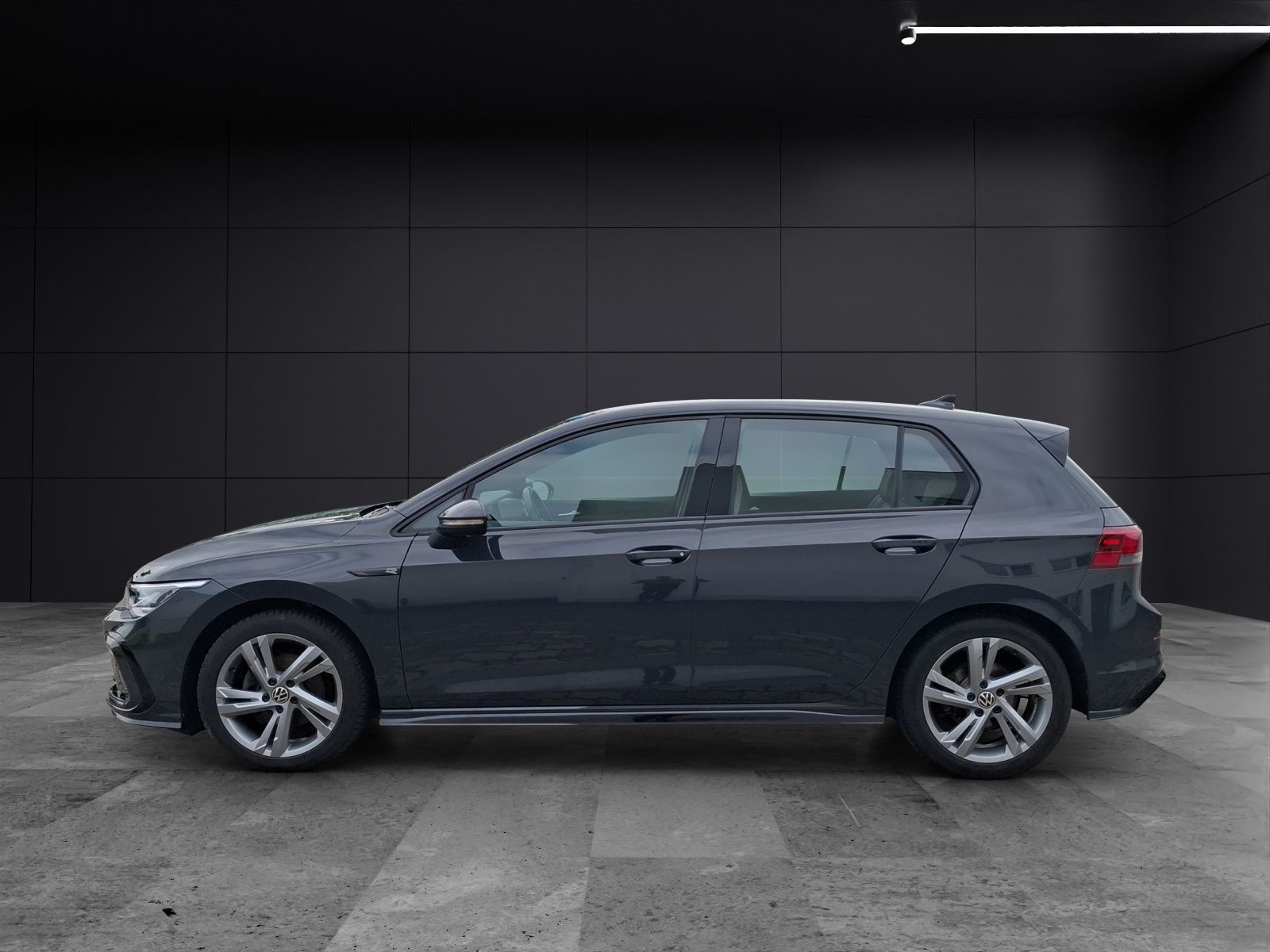Fahrzeugabbildung Volkswagen Golf VIII TDI R-Line DSG LED Navi AID ACC PDC SH