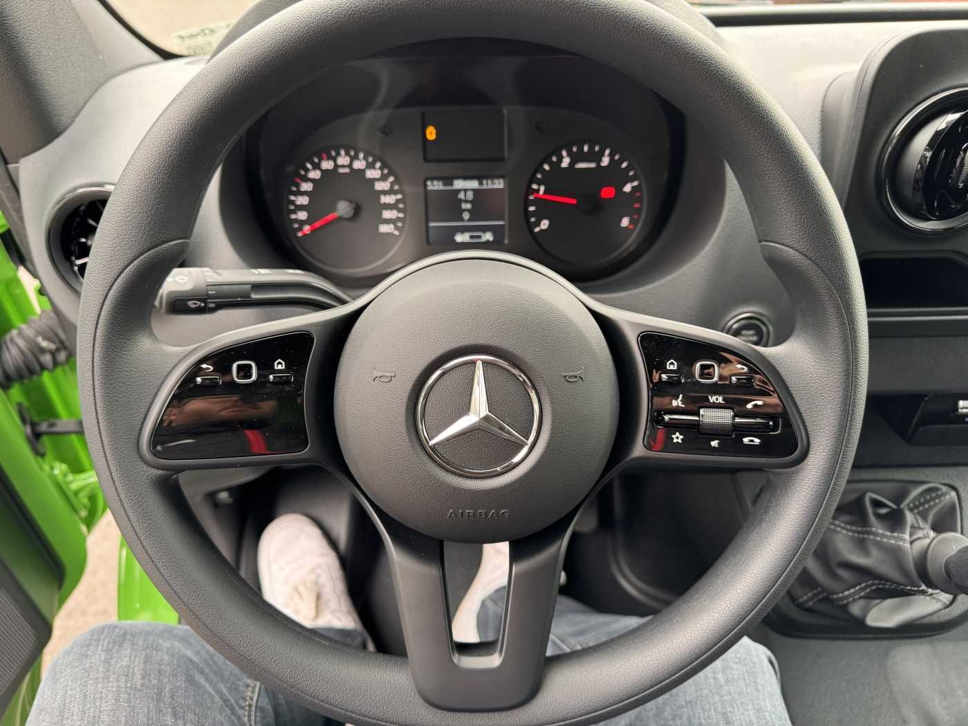 Fahrzeugabbildung Mercedes-Benz Sprinter 317 CDI Fahrgestell 4325 Klima MBUX