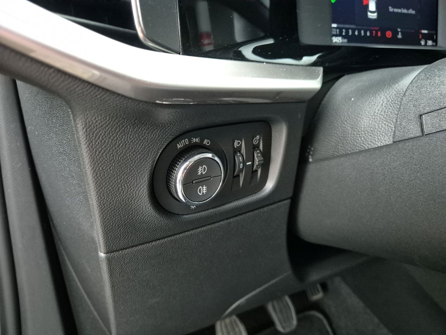 Fahrzeugabbildung Opel Mokka Elegance Digitales Cockpit LED Apple CarPl