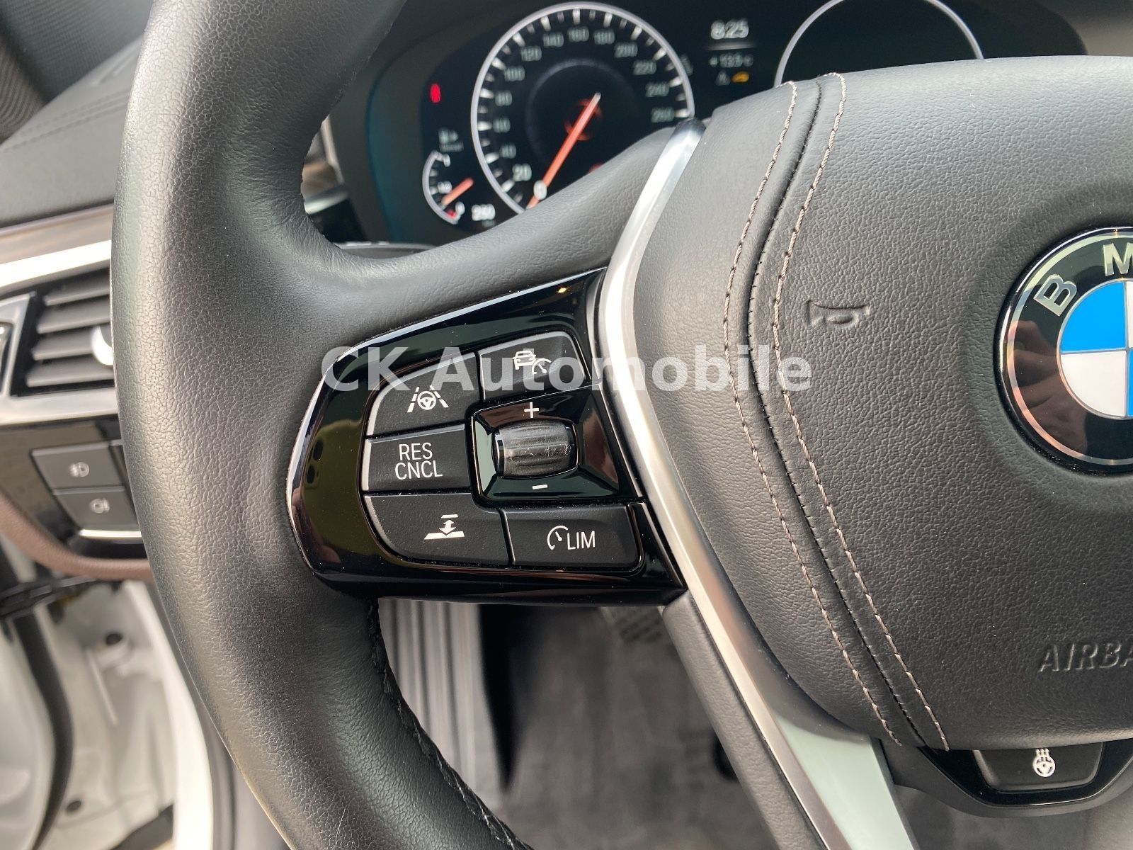Fahrzeugabbildung BMW 640d GT xDrive Luxury Line/Navi/Head-Up/Pano/LED
