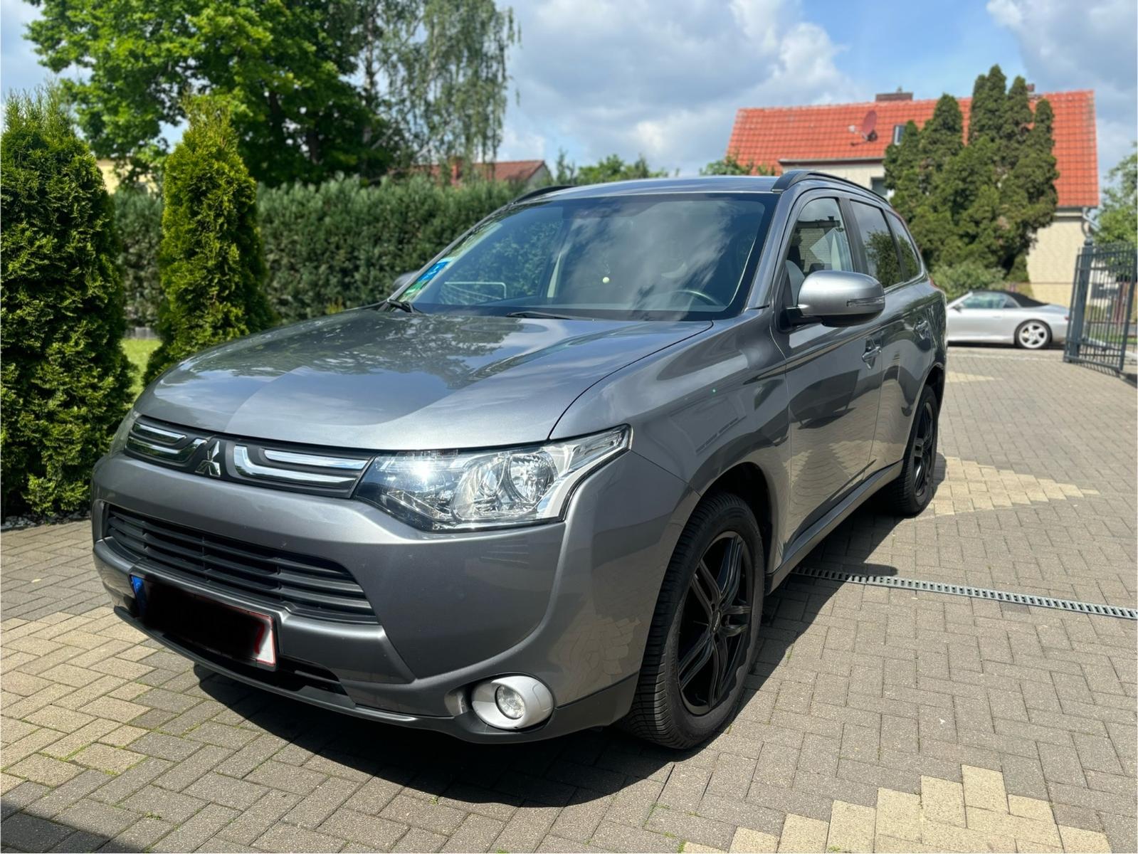 Mitsubishi Outlander 2.2 DI-D Invite ClearTec 4WD *Klima