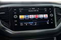 VW T-Roc 2.0 TDI Active | Navi | App | ACC | AHK VW T-Roc 2.0 TDI Active | Navi | App | ACC | AHK