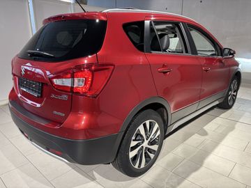 Fotografie des Suzuki (SX4) S-Cross SX4 S-Cross 1.4 Boosterjet Allgrip Automatik Com