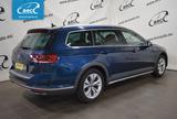 Volkswagen Passat Alltrack  - blaue Volkswagen Passat Alltrack