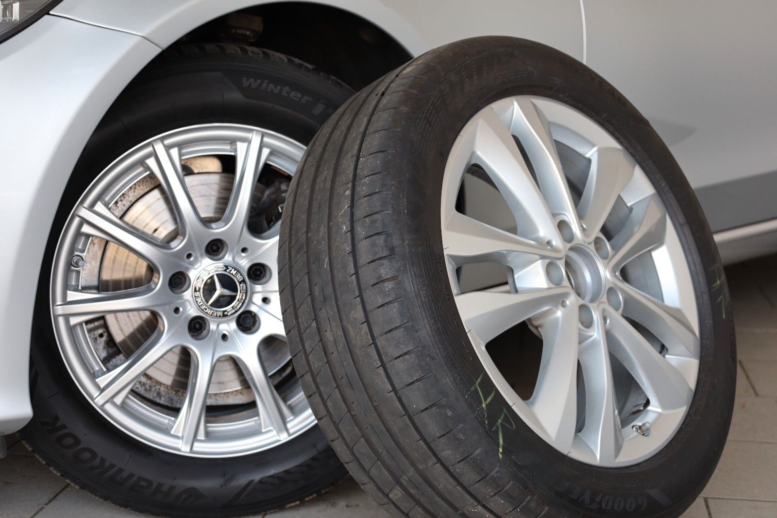 Fahrzeugabbildung Mercedes-Benz C 200d T T.Leder,Apple CarPlay,Kamera,SH,PDC,AHK