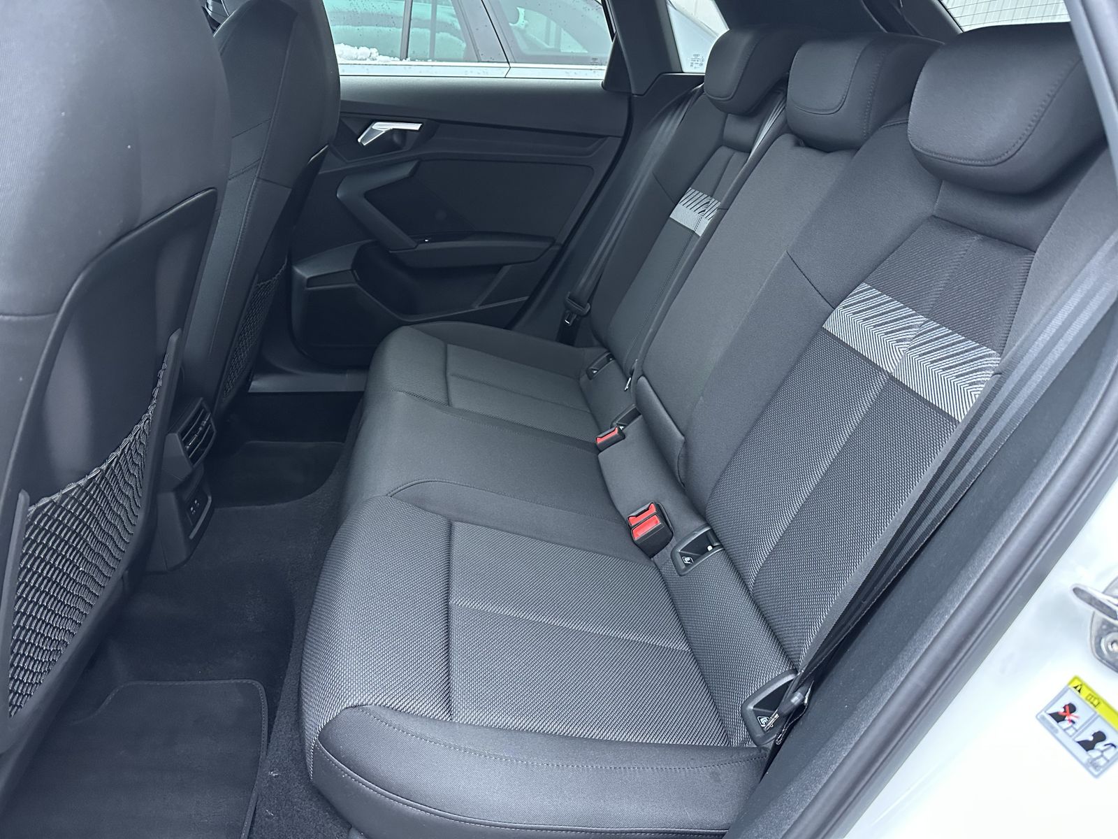 Fahrzeugabbildung Audi A3 SpB 35 TDI S-Line NAV+LED+ACC+AHK+18ZO+VCOCK