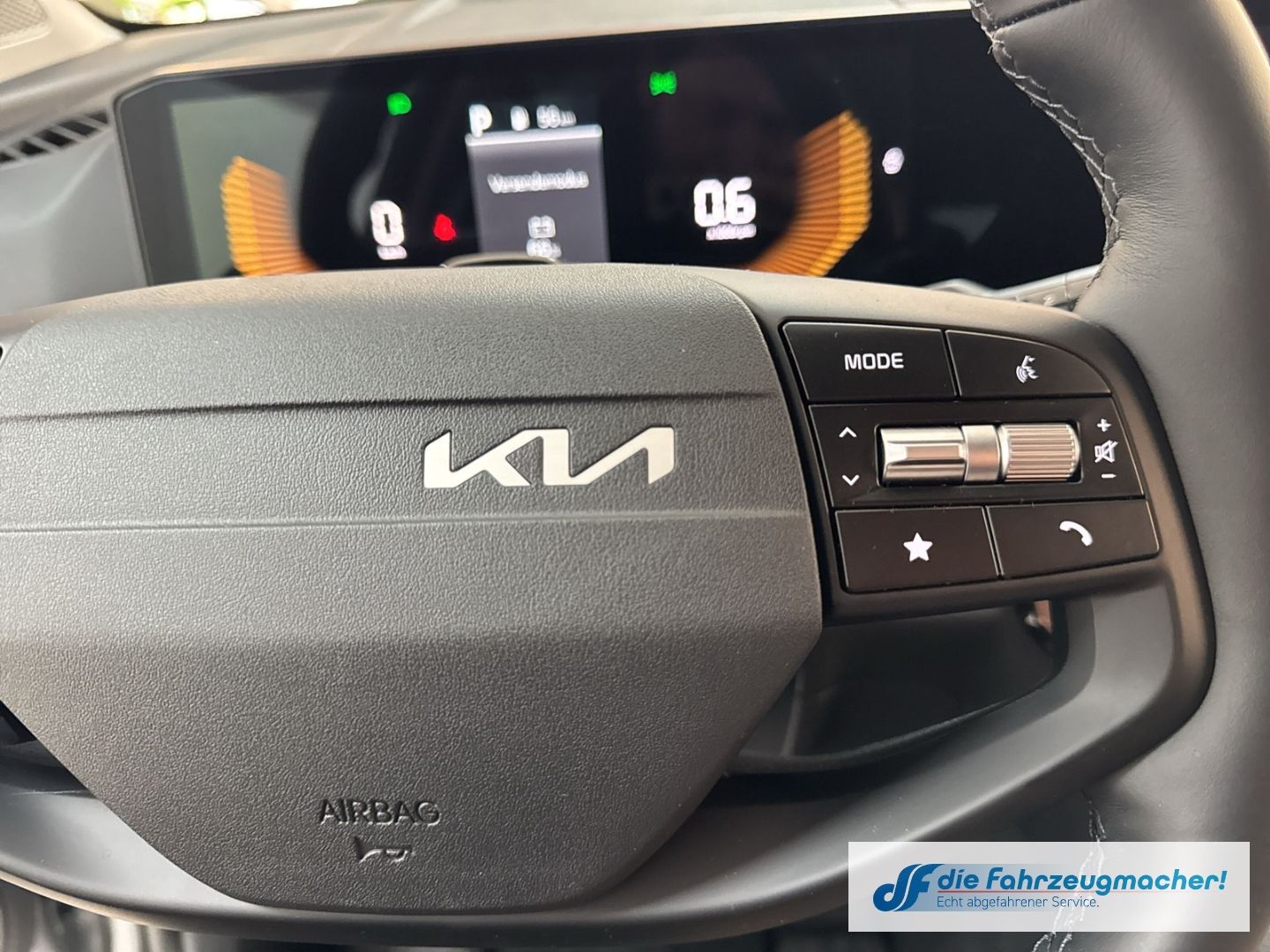 Fahrzeugabbildung Kia Sportage 1.6 T-GDI AWD 7DCT 2-Zonen-Klimaautomat