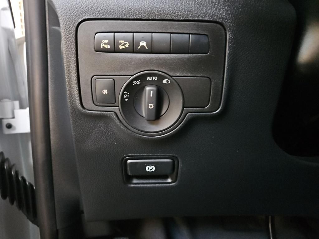 Fahrzeugabbildung Mercedes-Benz Vito 119 Kasten kompakt 4x4 LED Navi PTS RFK SHZ